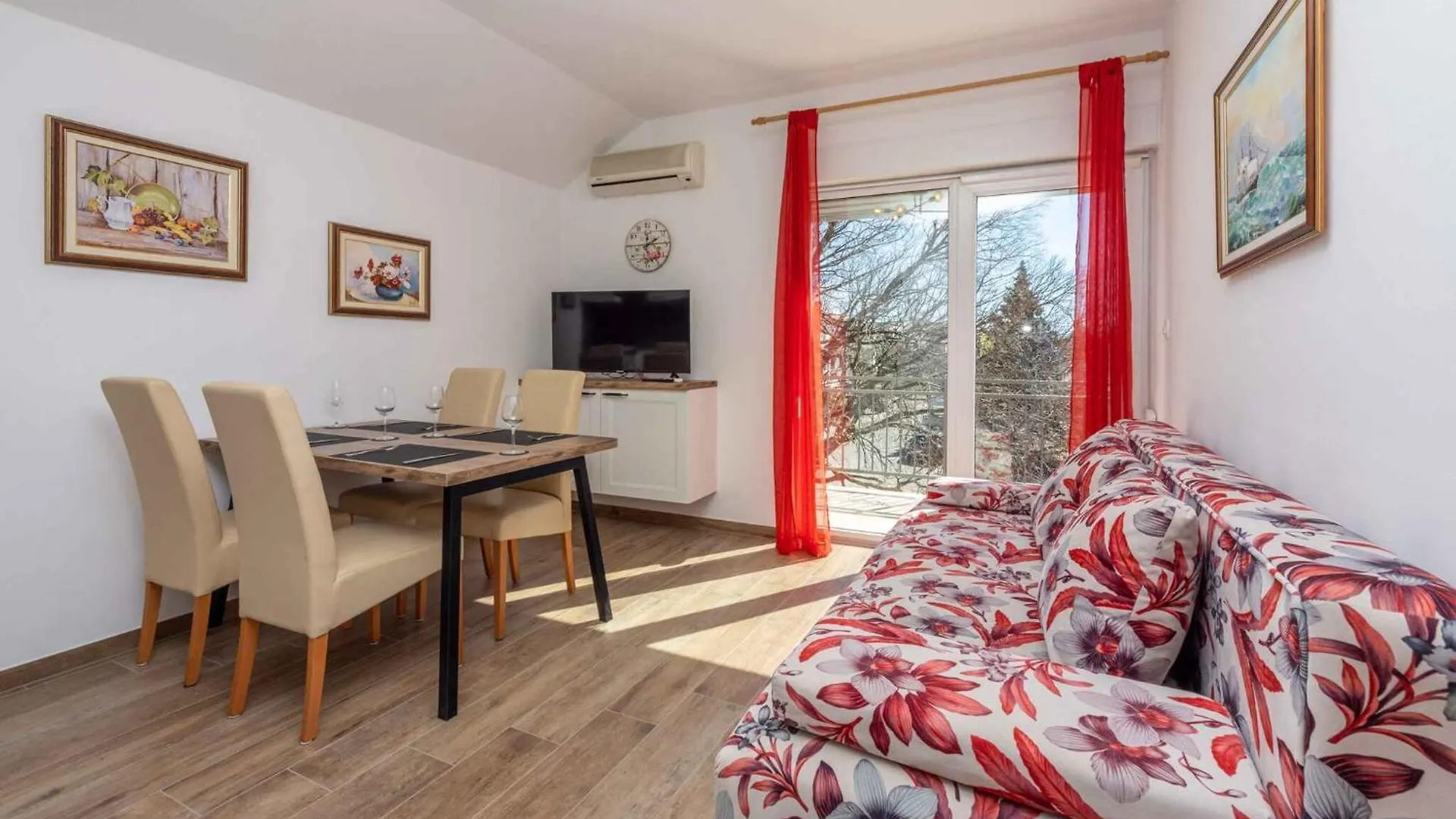 Apartments In Dramalj 39298 Croatia