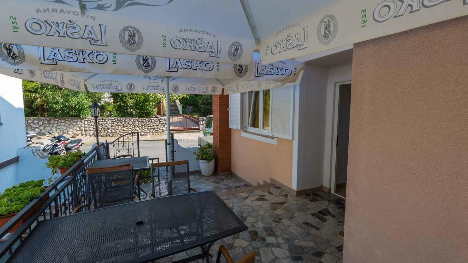Apartments In Dramalj 39298